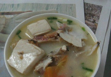 鱼头豆腐汤的做法