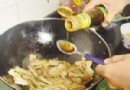 五花肉炒牛蒡