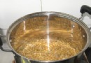 用黄豆制作花肥的简单方法