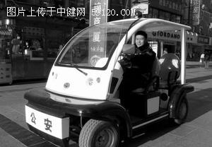 警务用车再添新款 卡通式警车亮相天津(图)