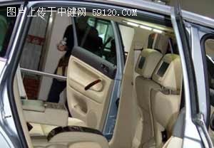 帕萨特提升档次　2.8V6豪华商务版38.4万