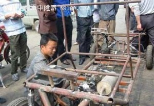 [图]别欺我没文化！湖南农民用废料自己造跑车